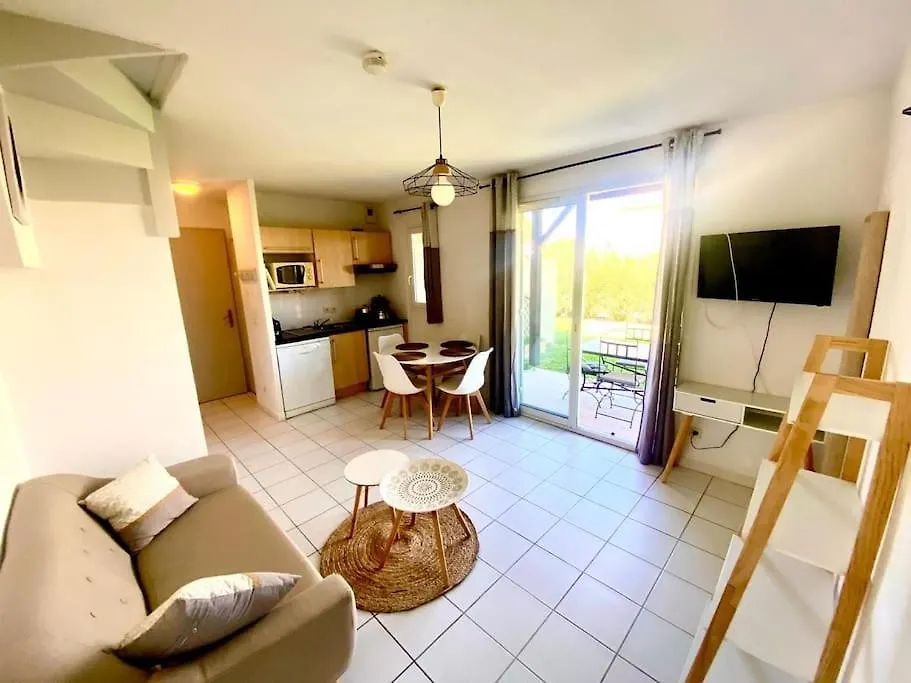 T2 Residence Sun Hols Les Rives Du Lac Piscine, Jardin Saint-Saturnin-les-Avignon 0*,